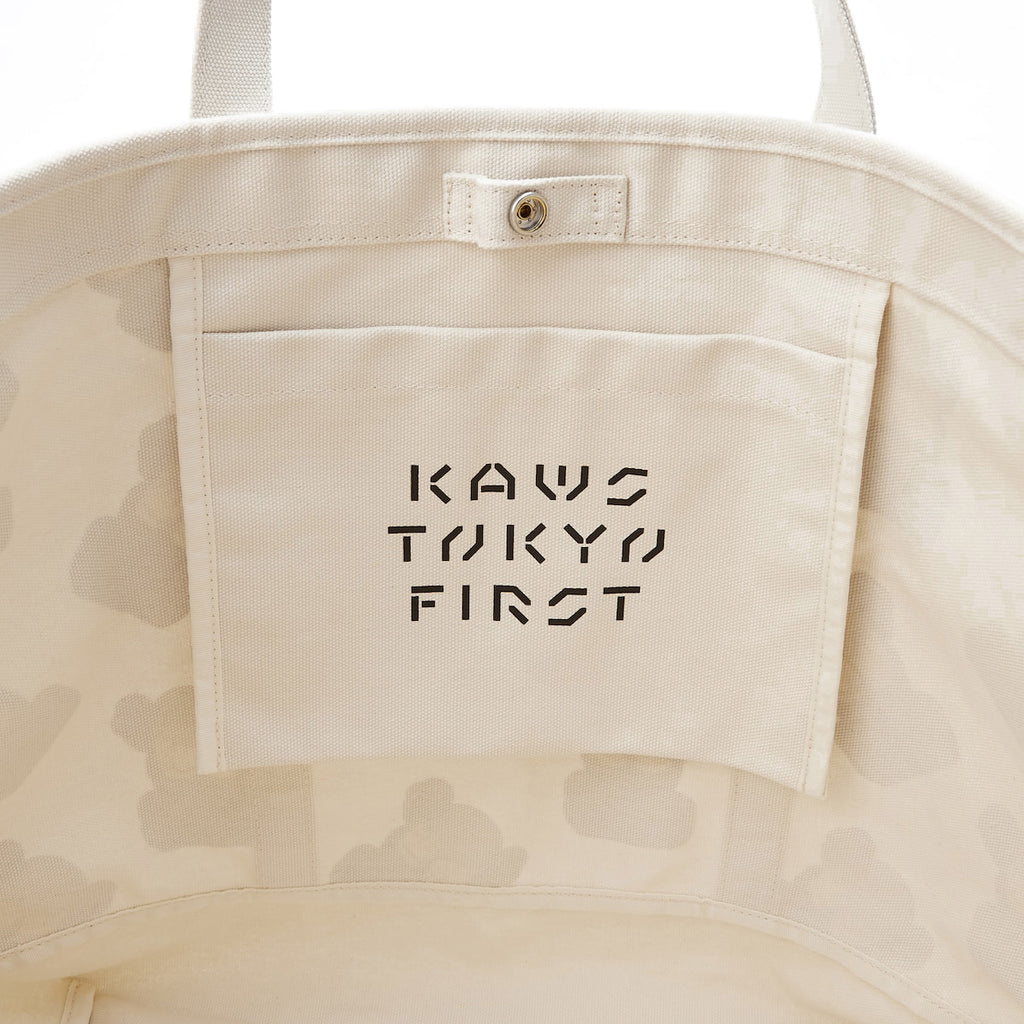 KAWS X UNIQLO TOKYO FIRST TOTE BAG –